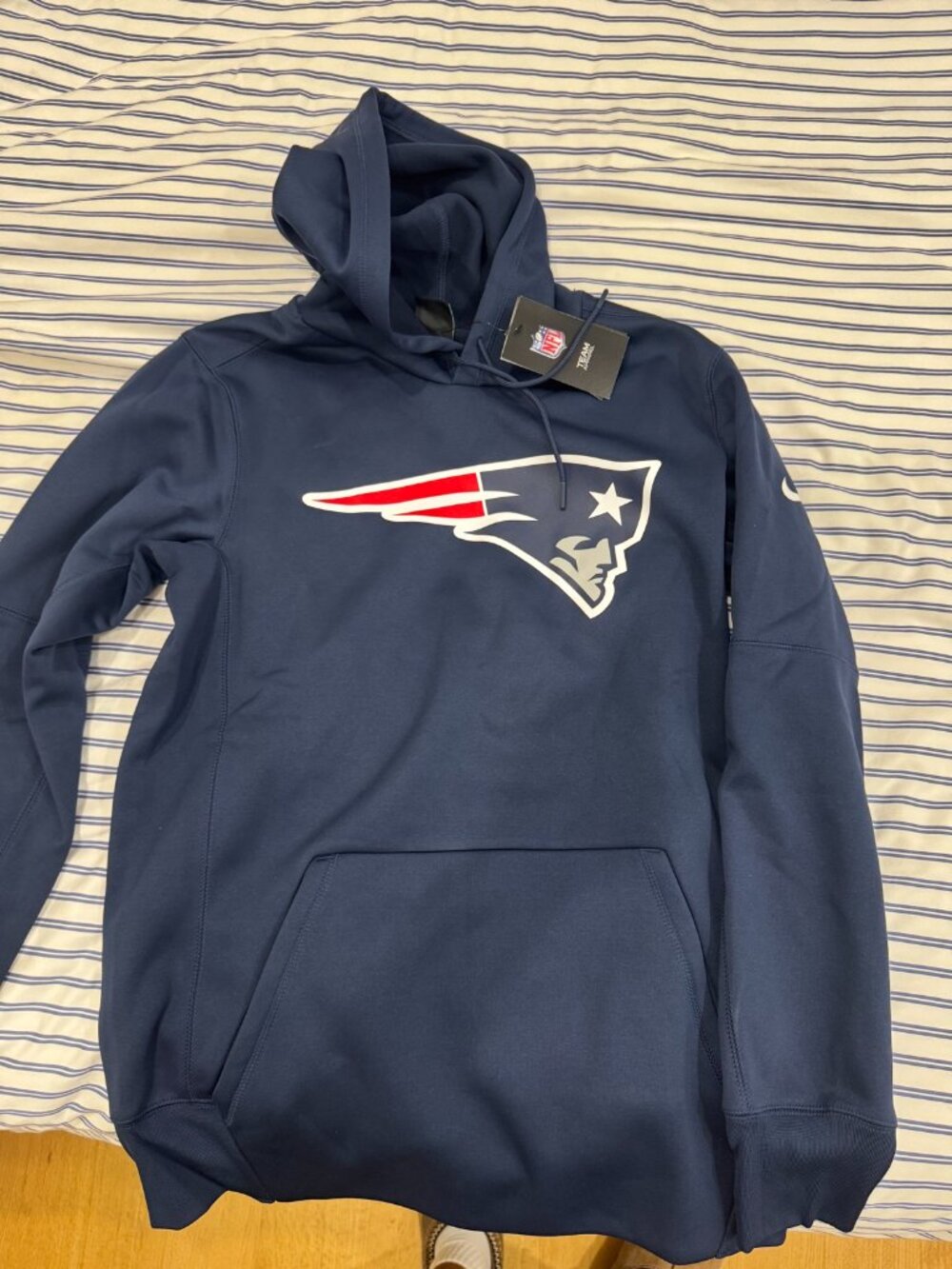 Nike Men's New England Patriots Dri-FIT Hoodie — Small, NWT